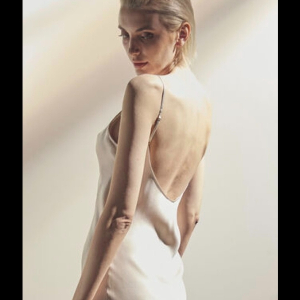 FRETTE MODEL ONLY FOR PYJAMAS EXAMPLE PURPOSES COURTESY OF FRETTE - Picture 5 of 11